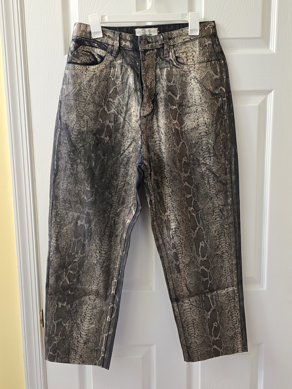 NWOT Imperfect We The Free Womens Metallic Snake-Print Jeans - 31"